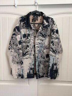 Rebel vengeance Shacket light weight tapestry jacket Black & Cream size large